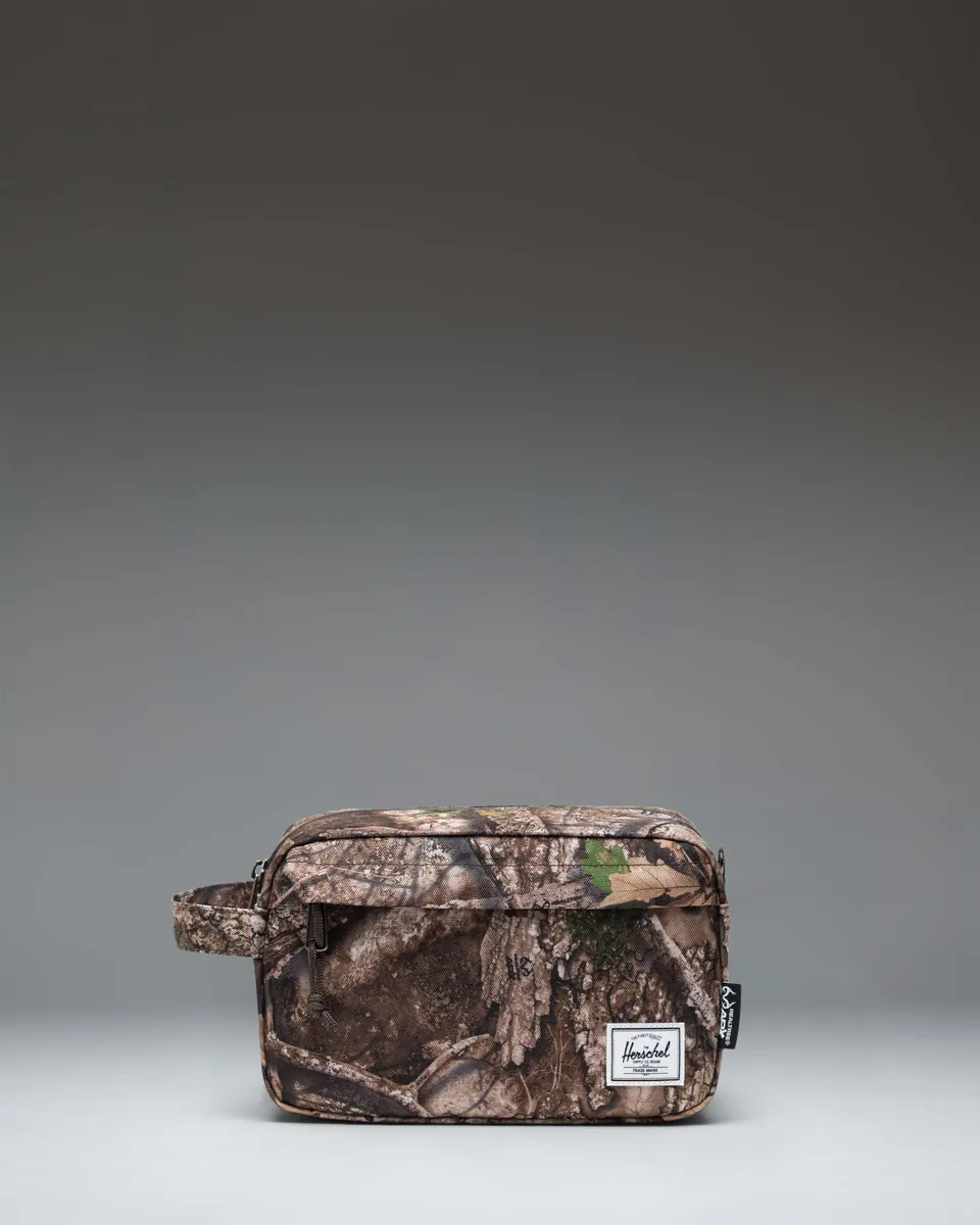 herschel-supply-realtree-chapter-travel-kit-trousse-de-toilette-avec-motif-camou image 1