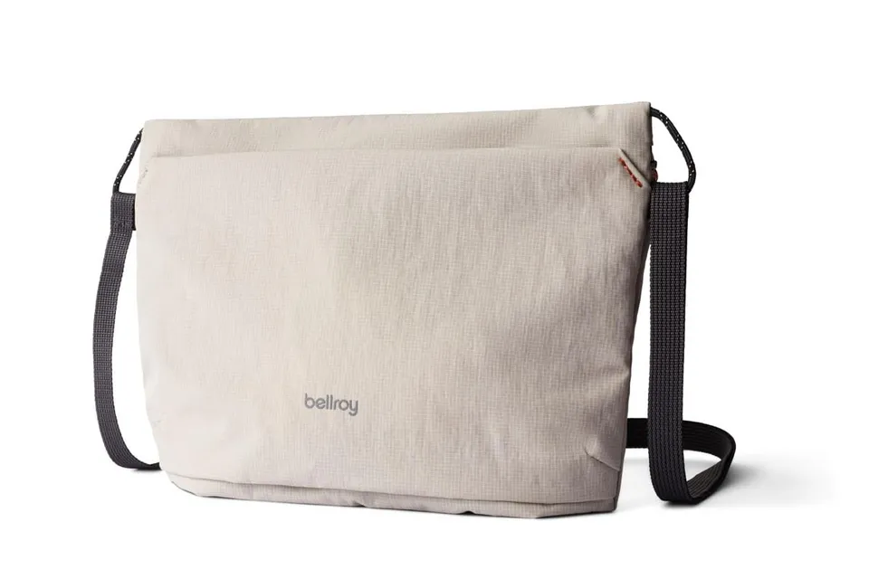 bellroy-sacoche-lite-sangle-fine-et-l-g-re image 1