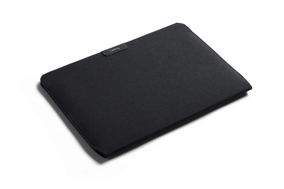 bellroy-laptop-sleeve-13-tissu-recycl-fermeture-magn-tique-midnight image 1