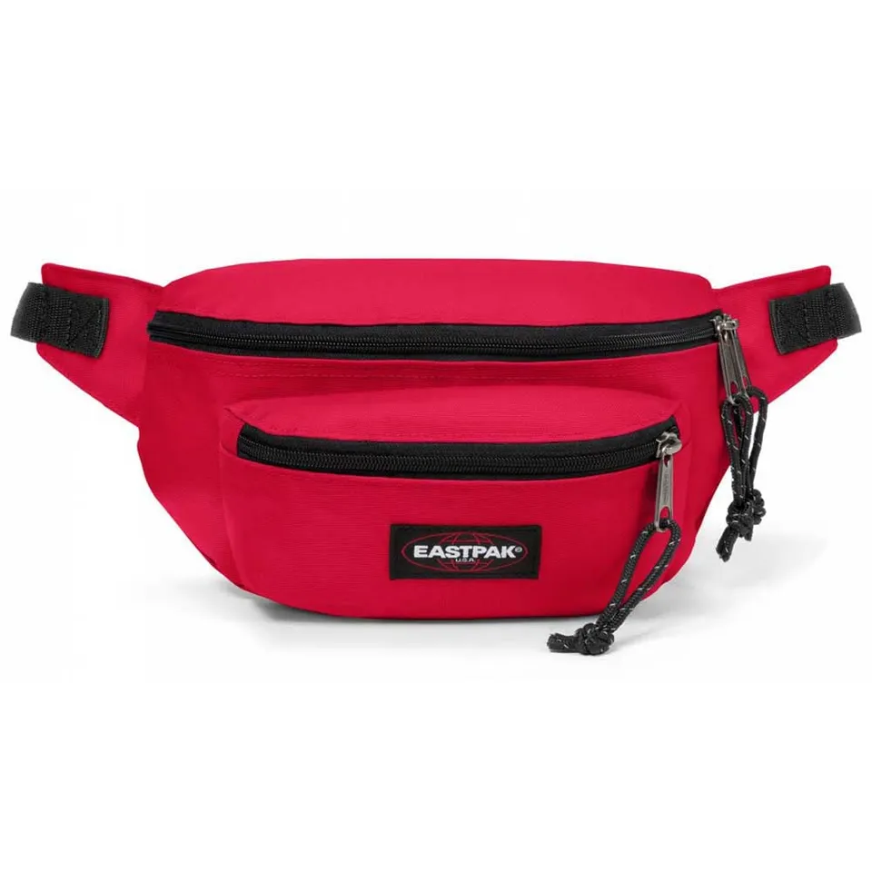eastpak-doggy-bag-sac-banane-27l-sailor-red-rouge image 1