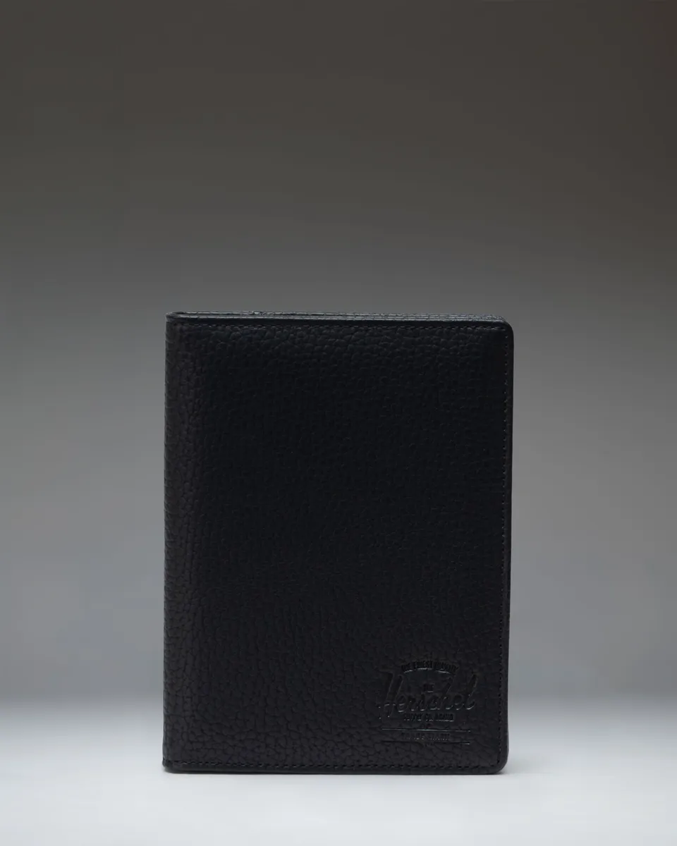 herschel-supply-porte-passeport-raynor-en-cuir-vegan image 1