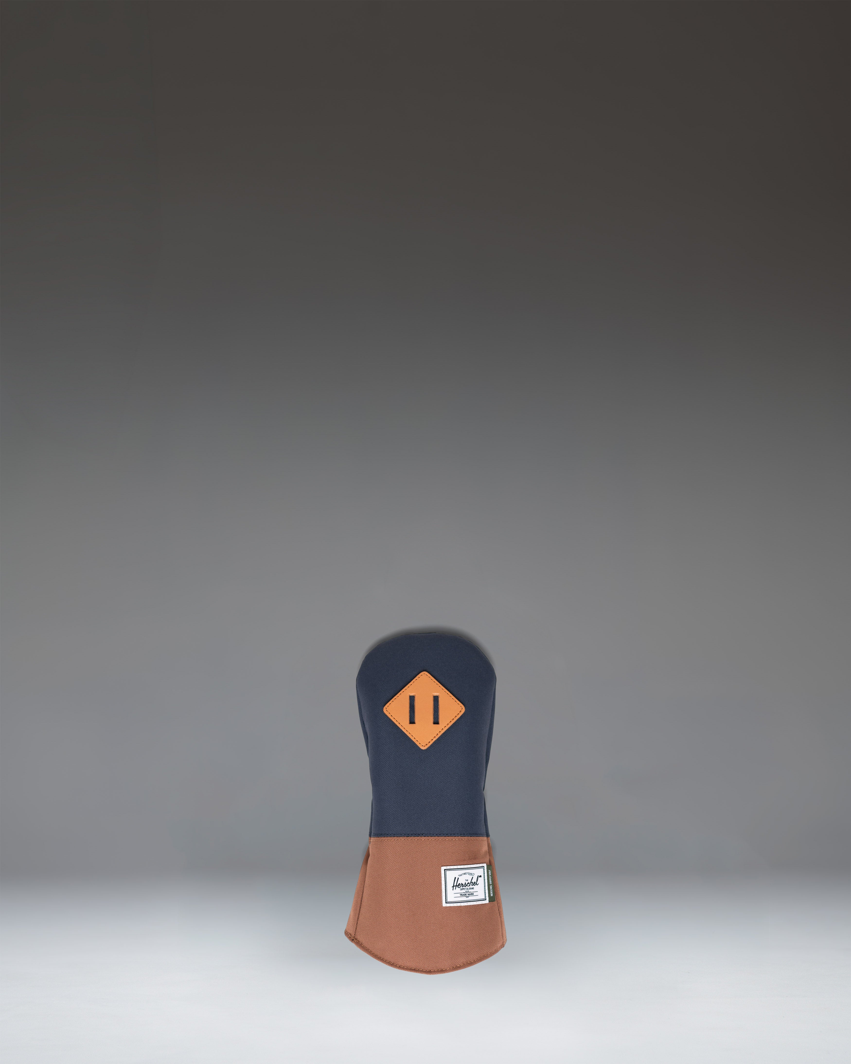 herschel-heritage-fairway-wood-head-cover image 3