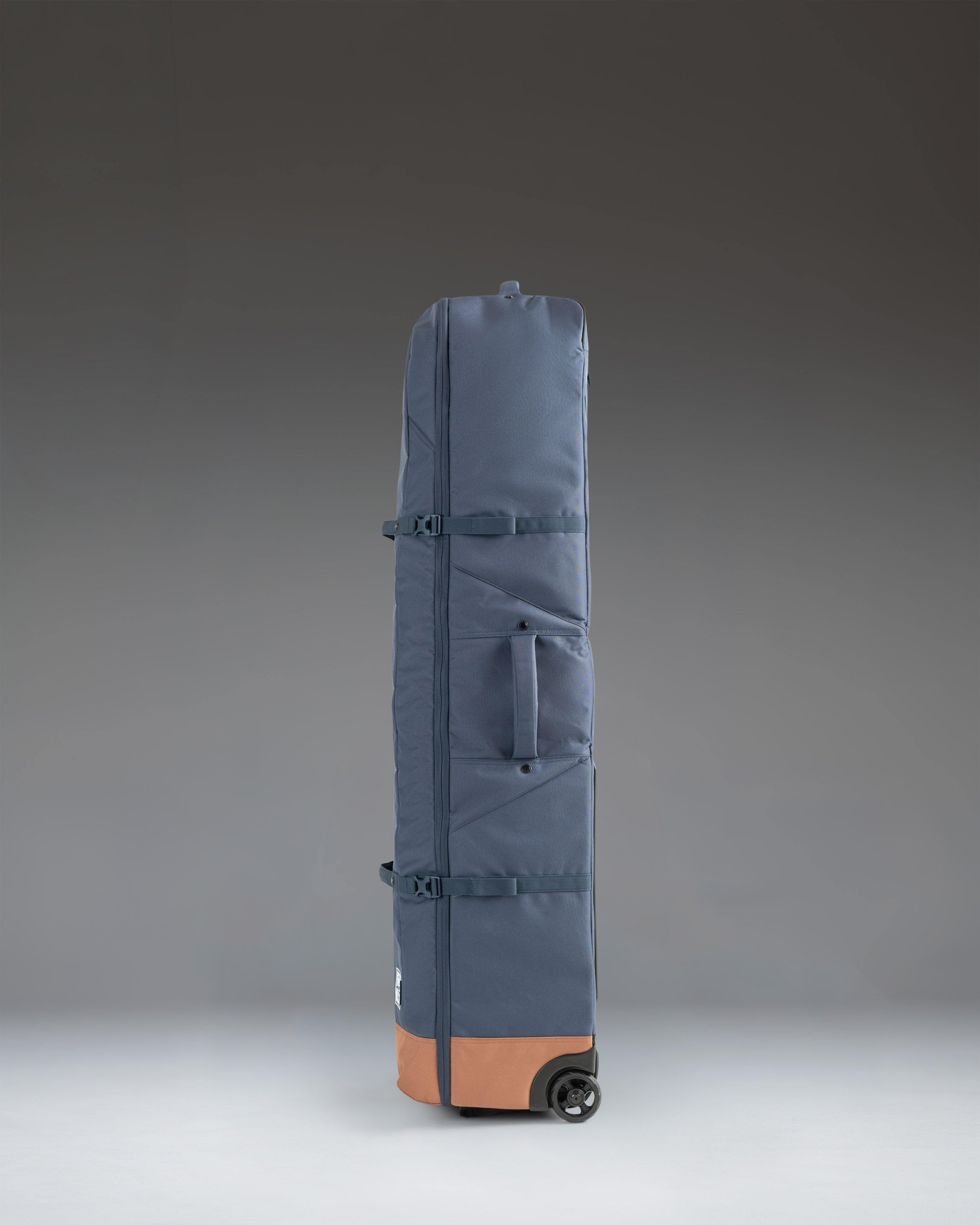 herschel-heritage-golf-travel-wheelie-bag image 4