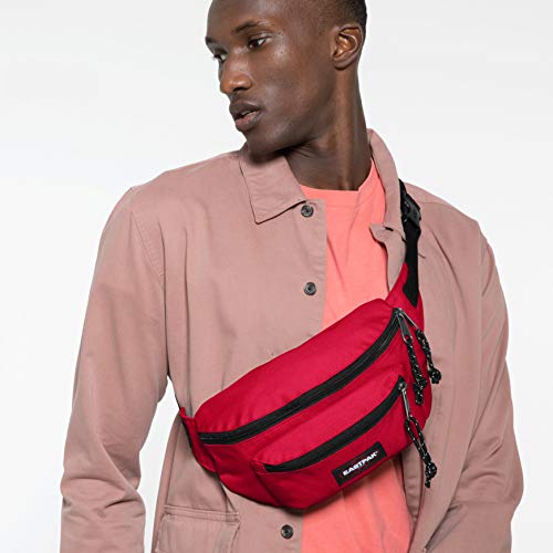 eastpak-doggy-bag-sac-banane-27l-sailor-red-rouge image 8
