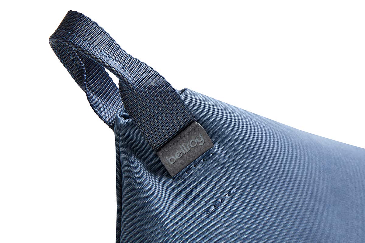 bellroy-standing-pouch-plus-marine-blue-pochette-zipp-e-organisateur-hi-tech image 6