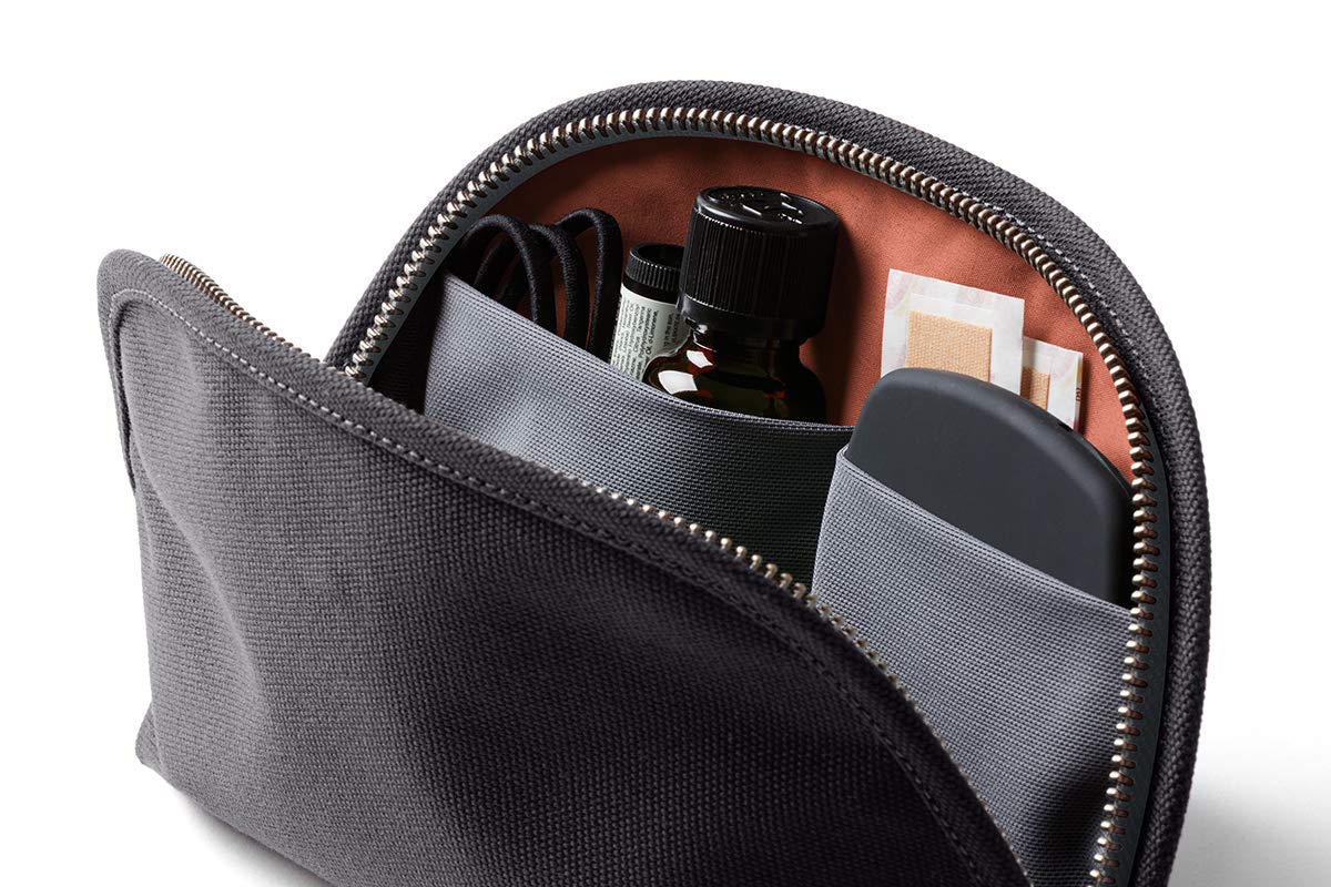 bellroy-classic-pouch-trousse-basique-en-cuir-et-tissu-cousu-pour-stylos-c-bles- image 5