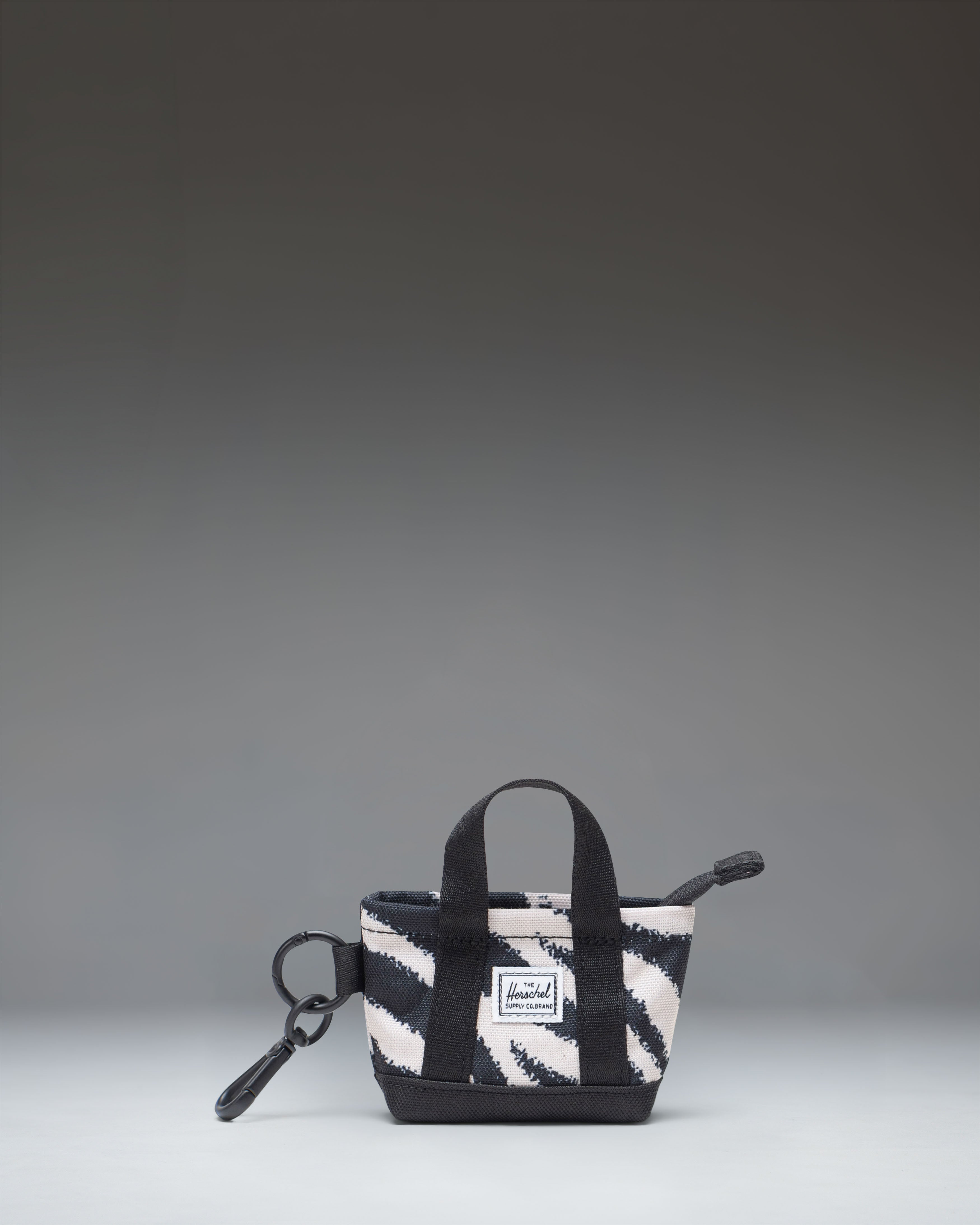 herschel-heritage-tote-bag-charm image 2