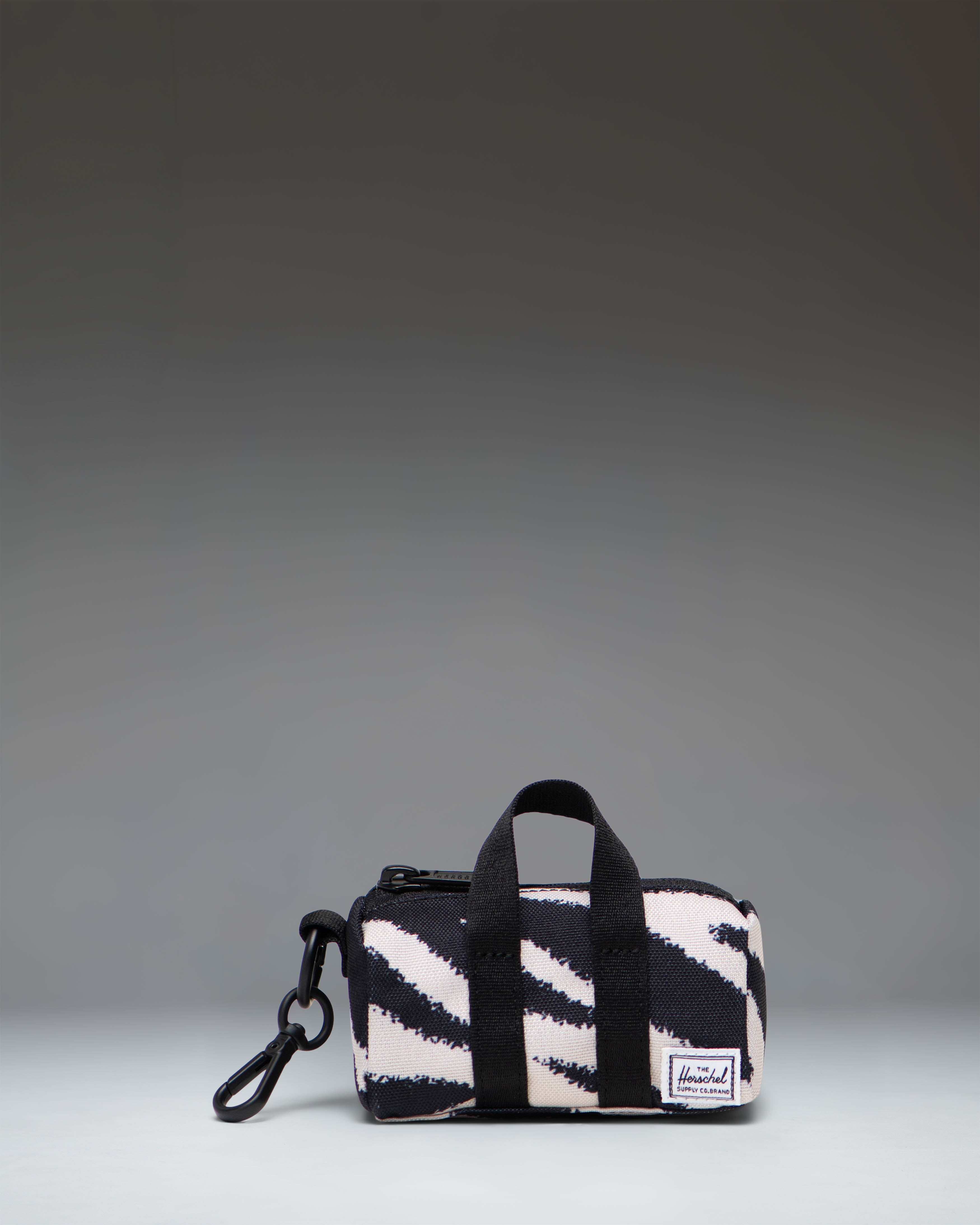 herschel-supply-co-novel-duffle-bag-charm-porte-cl-s-mini-sac image 2