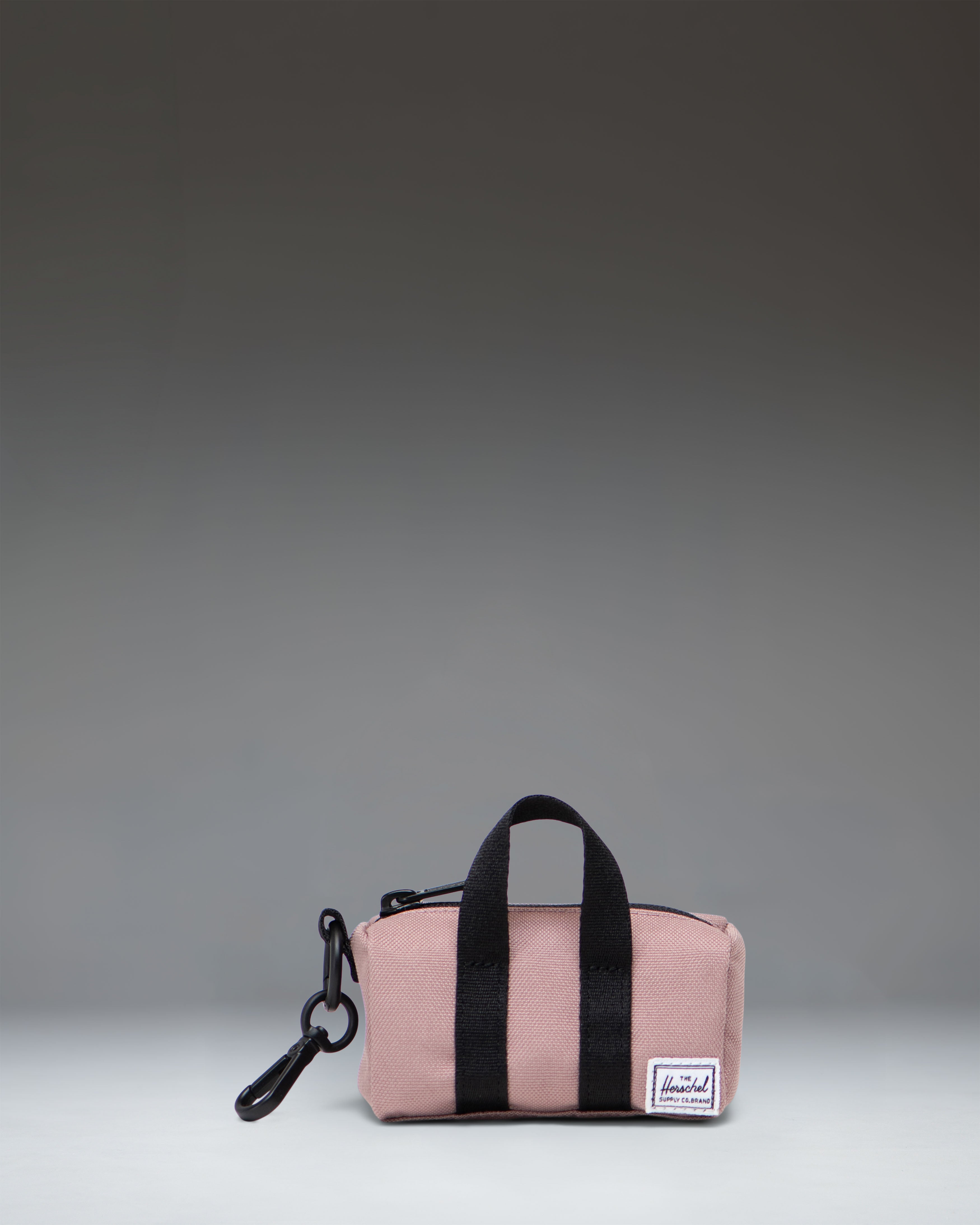herschel-supply-co-novel-duffle-bag-charm-porte-cl-s-mini-sac image 3