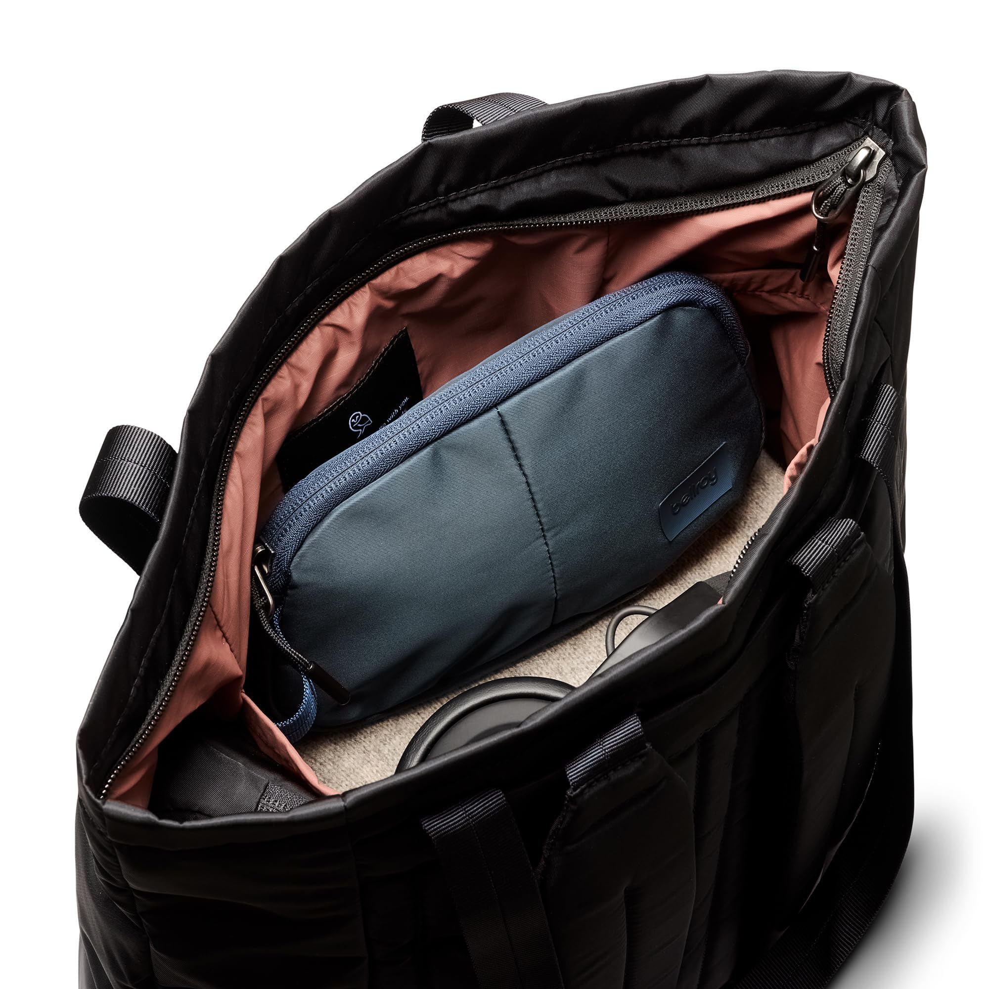 bellroy-laneway-daily-pouch-pochette-polyvalente-organisateur-de-voyage-et-trous image 5