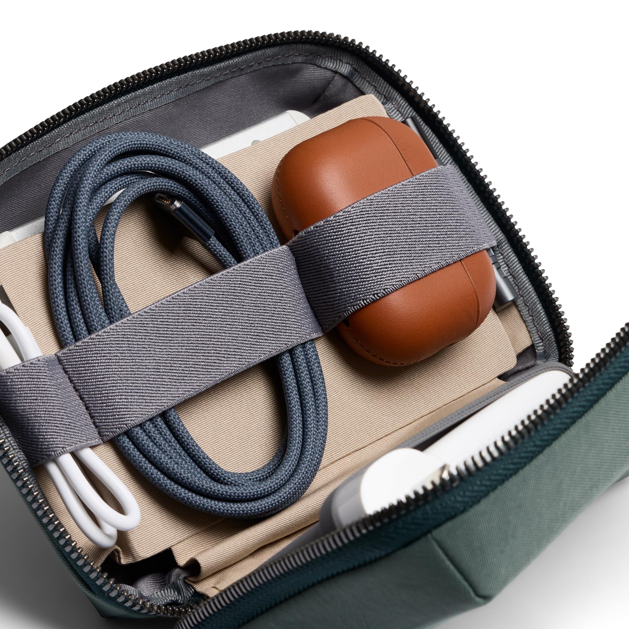 bellroy-tech-kit-compact-pochettes-de-rangement-tech-everglade image 3