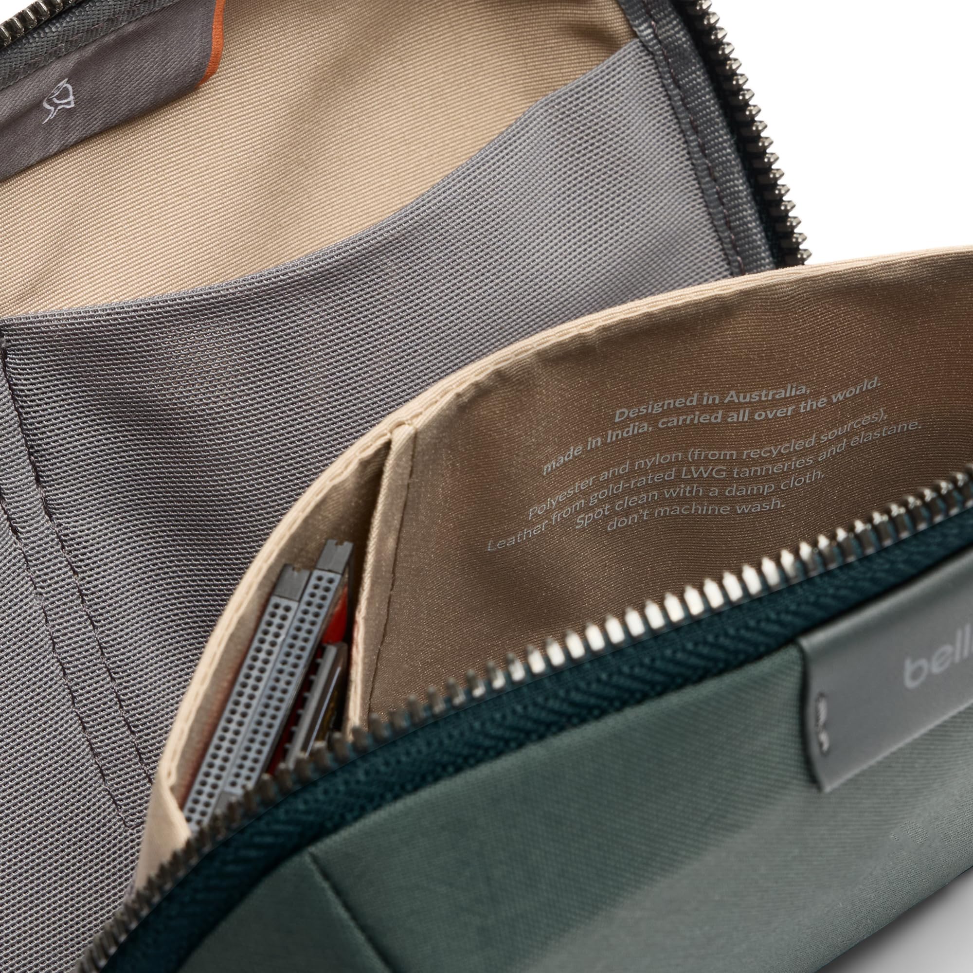 bellroy-tech-kit-compact-pochettes-de-rangement-tech-everglade image 5